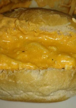 A picture of Cheesy Crockpot Buffalo Chicken Dip.