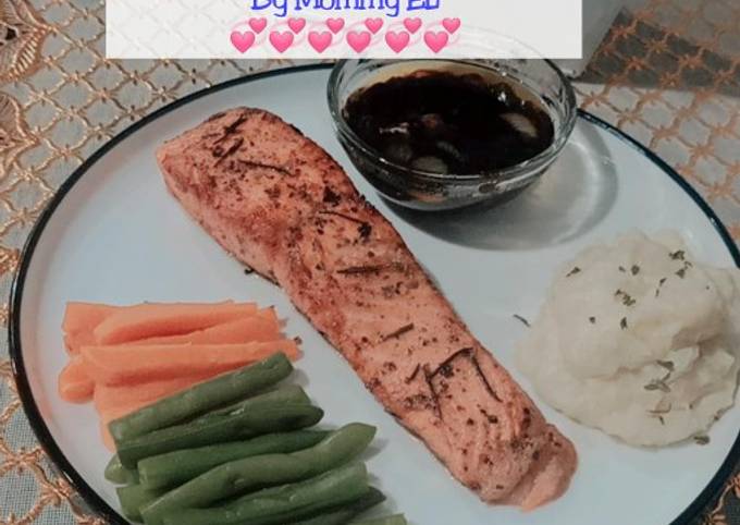 Salmon Steak With Blackpepper sauce