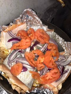Una foto de Salmón Encebollado 😋