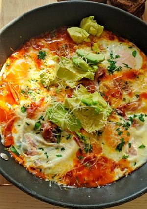 Una foto de Huevos en mi infierno