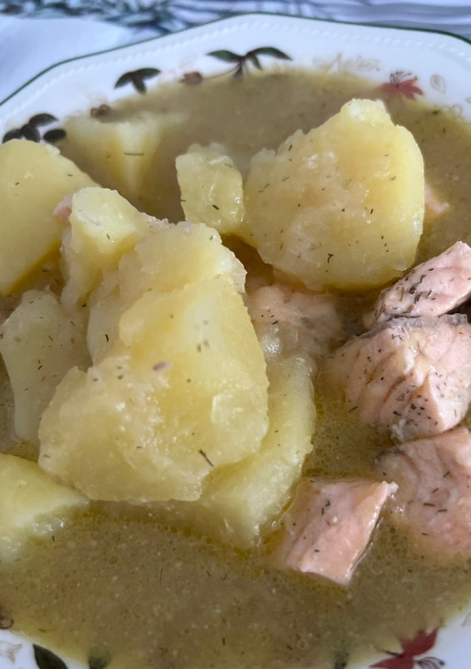 Una foto de Guiso de salmón con patatas Thermomix