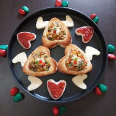 A picture of Cheese Veg Bread Heart Disc.
