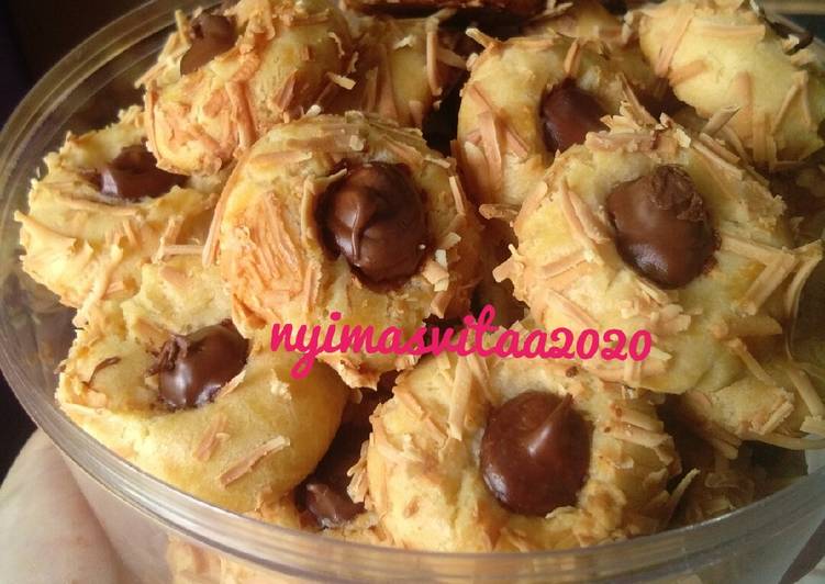 Nutella Thumprint Cookies