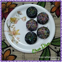 A picture of Oreo discs.