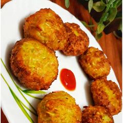 A picture of Bottlegourd fritters.