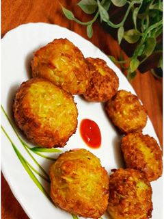 A picture of Bottlegourd fritters.