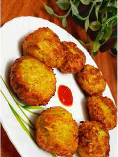 A picture of Bottlegourd fritters.