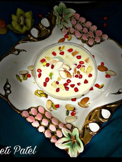 ફ્રૂટ ક્રીમ સલાડ (Fruit Cream salad recipe in gujarati) રેસીપી મુખ્ય ફોટો