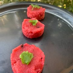 A picture of Beetroot Rava upma.