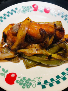 A picture of Caramelized Onions 🧅 and Green Pepper.