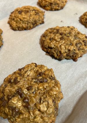 A picture of Oatmeal Chocolate Chip Cookies.