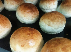 Una foto de Pan frica y pan de completo