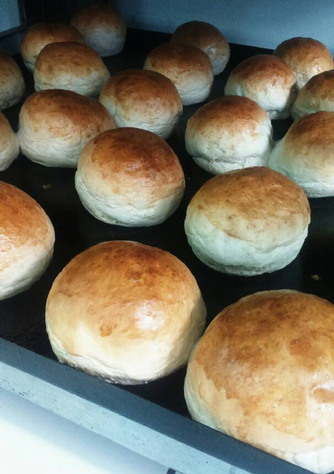 Una foto de Pan frica y pan de completo