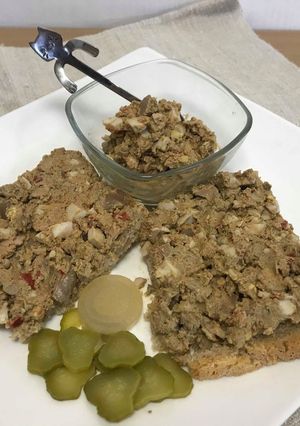 Gluténmentes házi májkrém recept fotója