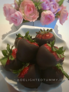 Foto resep Dark Chocolate Covered Strawberry 🍓