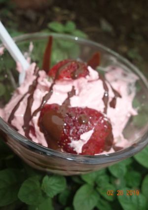 A picture of Strawberry ice cream.