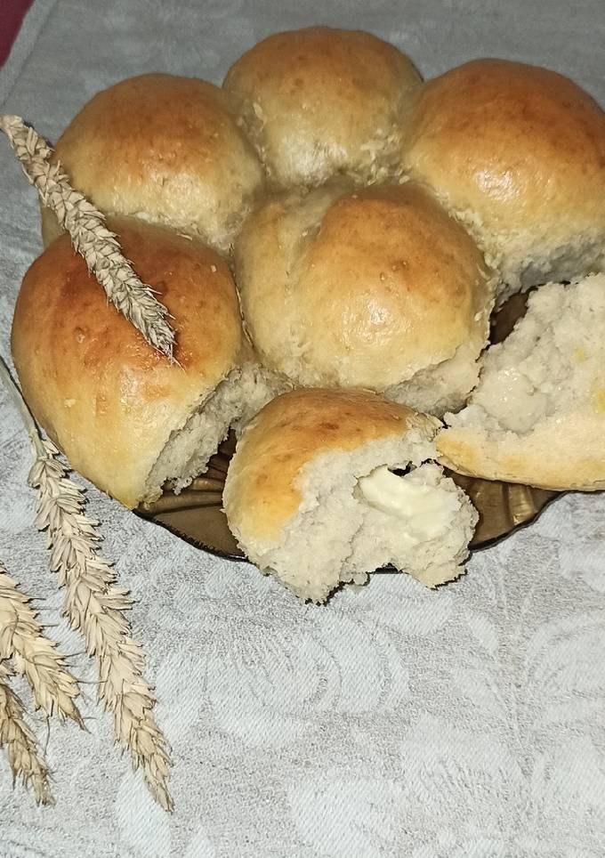 Хлібні пампушки з моцарелою