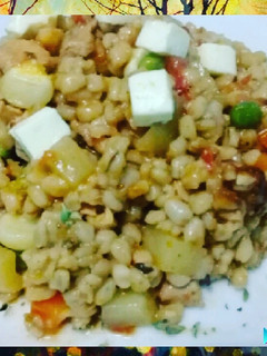 Una foto de Guiso de trigo a la jardinera (CON POLLO) saludable