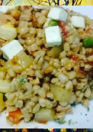 Una foto de Guiso de trigo a la jardinera (CON POLLO) saludable