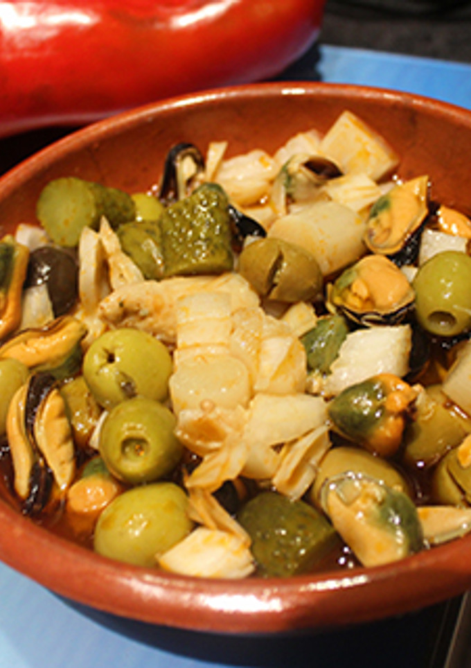 Una foto de Ensalada de patata, mejillones y espárragos