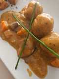 Albóndigas de pollo en salsa de verduras