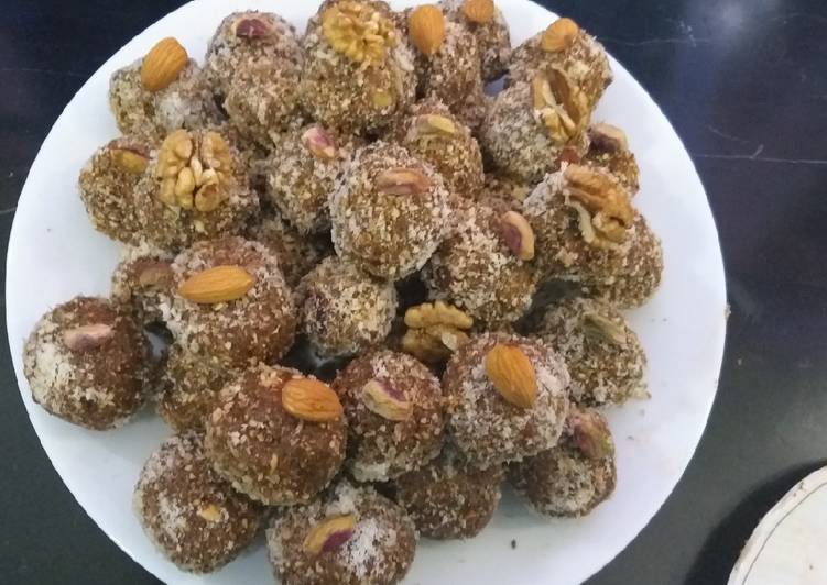 How to Make Speedy Dry fruit laddo