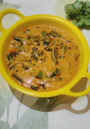 A picture of Dahi bhindi.