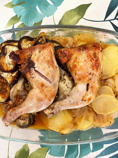 Una foto de Pollo al horno con verduras en bolsa de asar