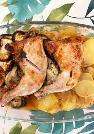 Una foto de Pollo al horno con verduras en bolsa de asar