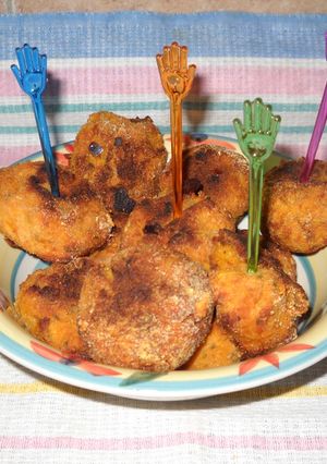 Una foto de Croquetas de anco, puré y pescado