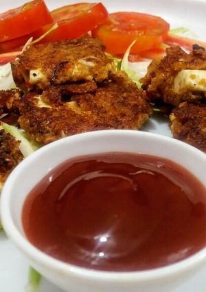 A picture of Pan fried garlic paneer.