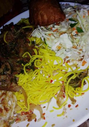 Yellow spaghetti with coslow ainihin hoton girkin