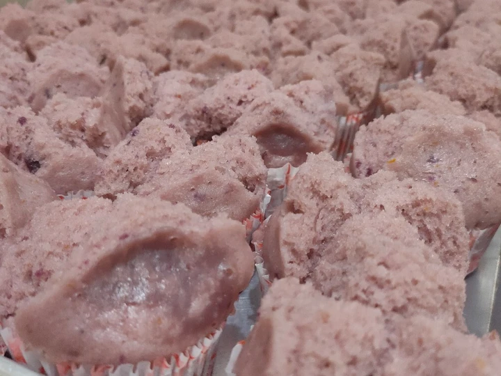 Langkah Mudah untuk Menyiapkan Resep Bolu kukus ubi ungu yang  Bikin Ketagihan Anti Ribet, Menggugah Selera