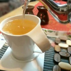 A picture of Lemon Ginger Tea.