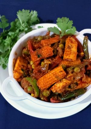 A picture of Veg jalfrezi.