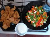 صدور فراخ مع خضار بصوص ابيض