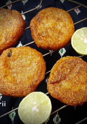 A picture of Aloo tikki.