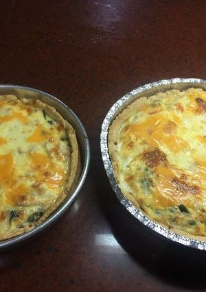 A picture of Chicken and Spinach quiche.