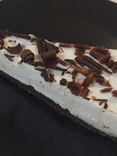 Foto di Torta fredda allo yogurt, banana e cioccolato