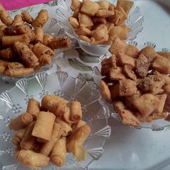 A picture of Khandvi Masala Mathri.