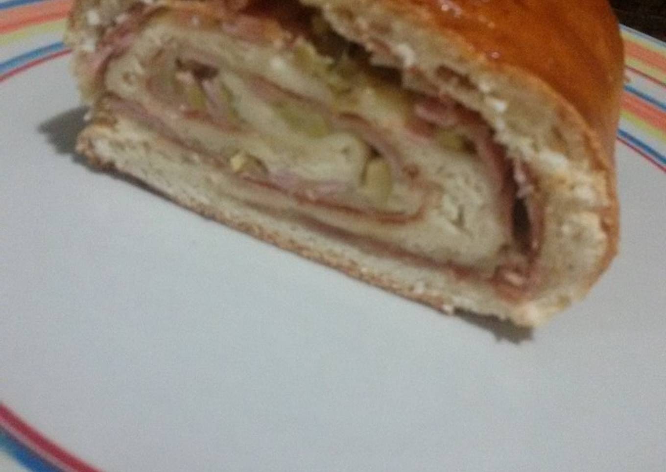 Pan relleno de jamon, york, queso y aceitunas con thermomix