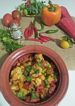 A picture of Mix vegetable handi.