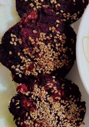 A picture of Korean Beetroot Veggie Burgers.