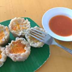 A picture of Siomay.