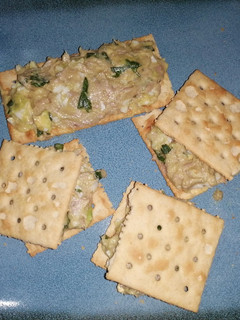 Una foto de Dip de Atún con aguacate