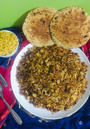 ખાખરા નો ચેવડો (Khakhra Chevdo Recipe In Gujarati) રેસીપી મુખ્ય ફોટો