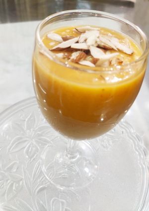 A picture of Tropical papaya banana smoothie.