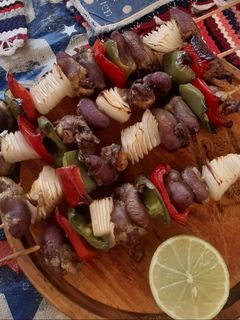 Una foto de Brochetas de corazoncito 🍢