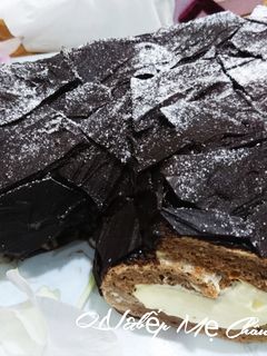 Hình của món Bánh khúc cây Giáng Sinh (bánh cuộn socola).