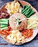 Cơm chiên mắm ruốc ngũ sắc